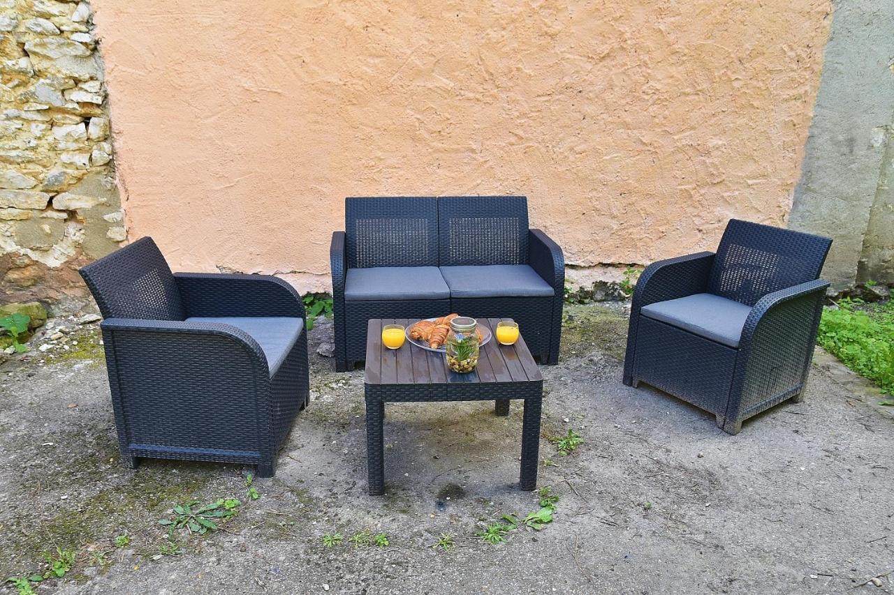 Secret Garden - Duplex Moderne - Jardin - Netflix - Apartment Provins Exterior foto